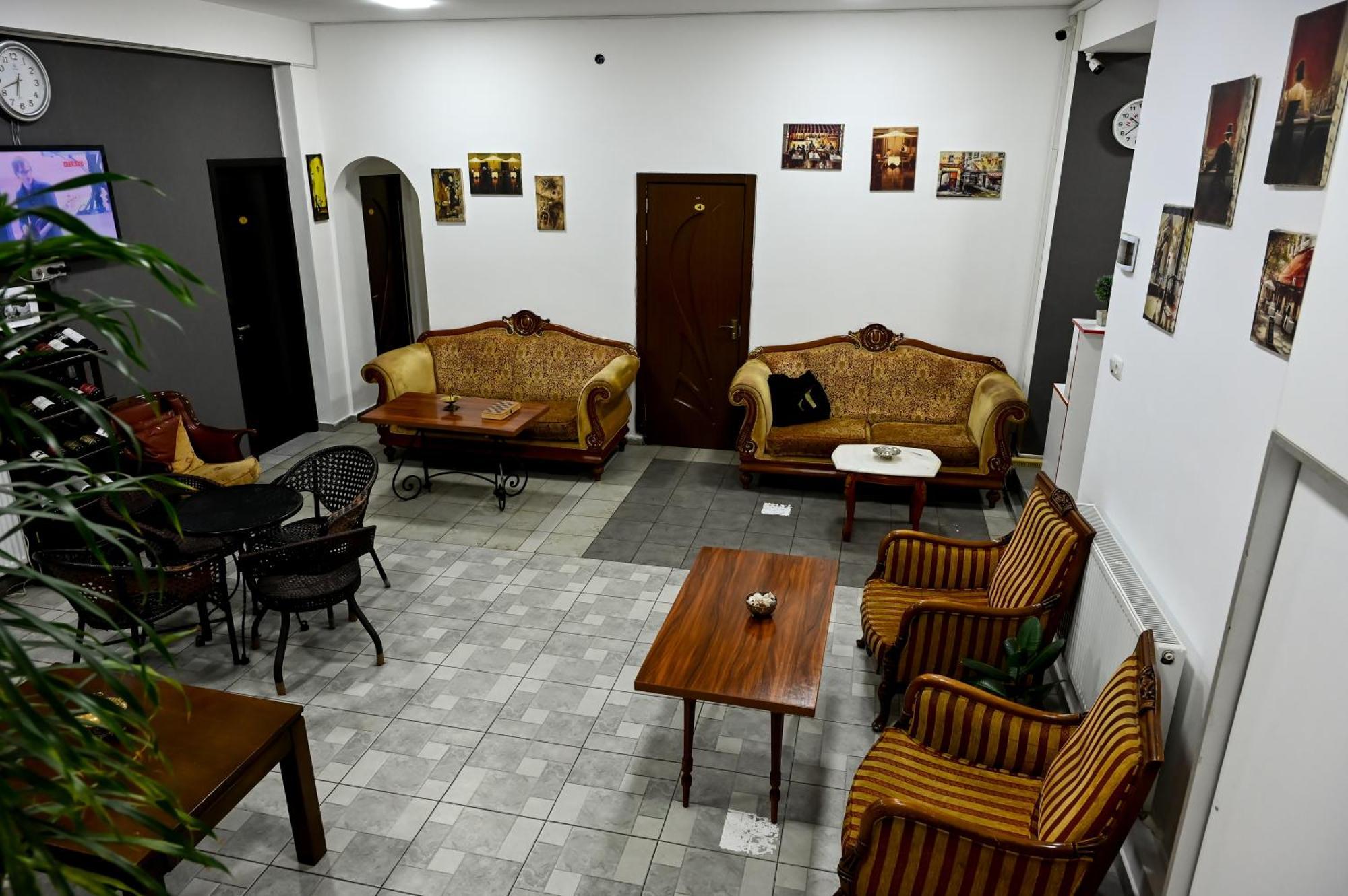 Starhostel Kutaisi Eksteriør bilde